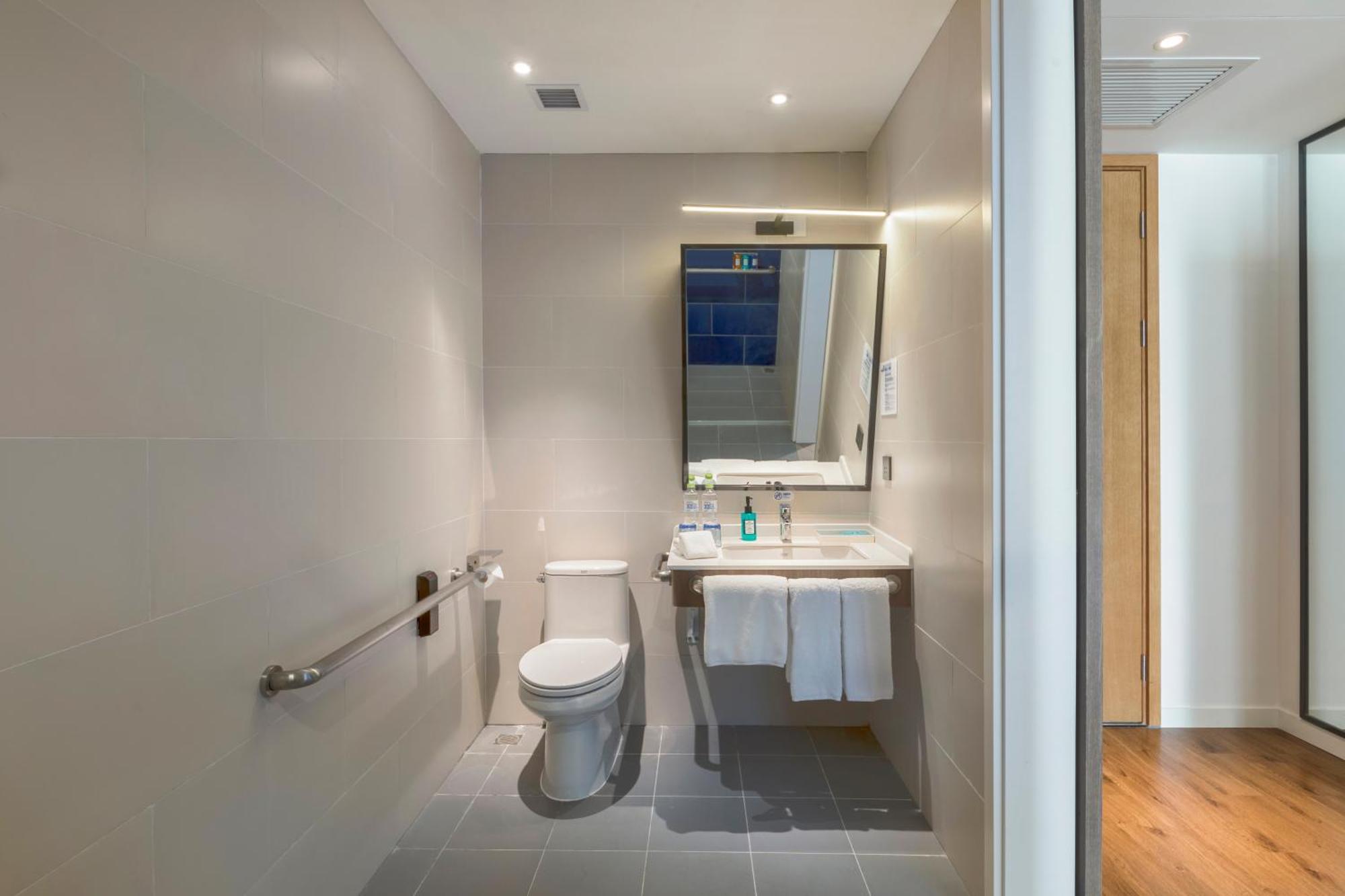 Holiday Inn Express Qingdao Chengyang Central By Ihg ภายนอก รูปภาพ