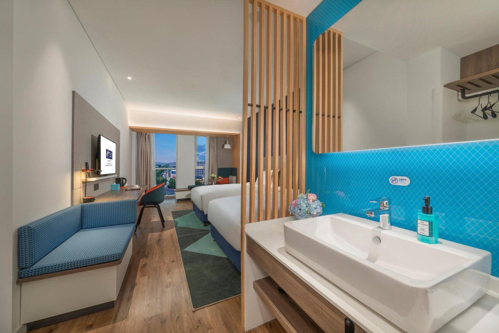 Holiday Inn Express Qingdao Chengyang Central By Ihg ภายนอก รูปภาพ
